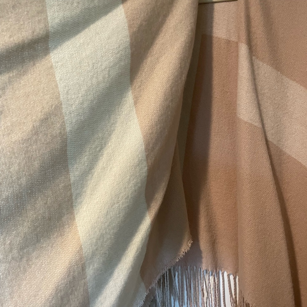 Soia & Kyo Cream Knit Wrap - Picture 4 of 5